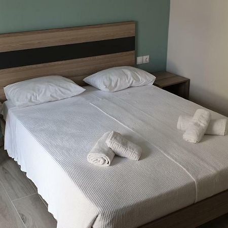 Chriselia 1 Apartment Неа Рода Екстериор снимка